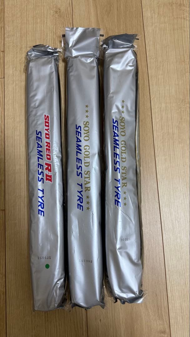 SOYO シームレスタイヤ 3本セット メルカリ最安値です。