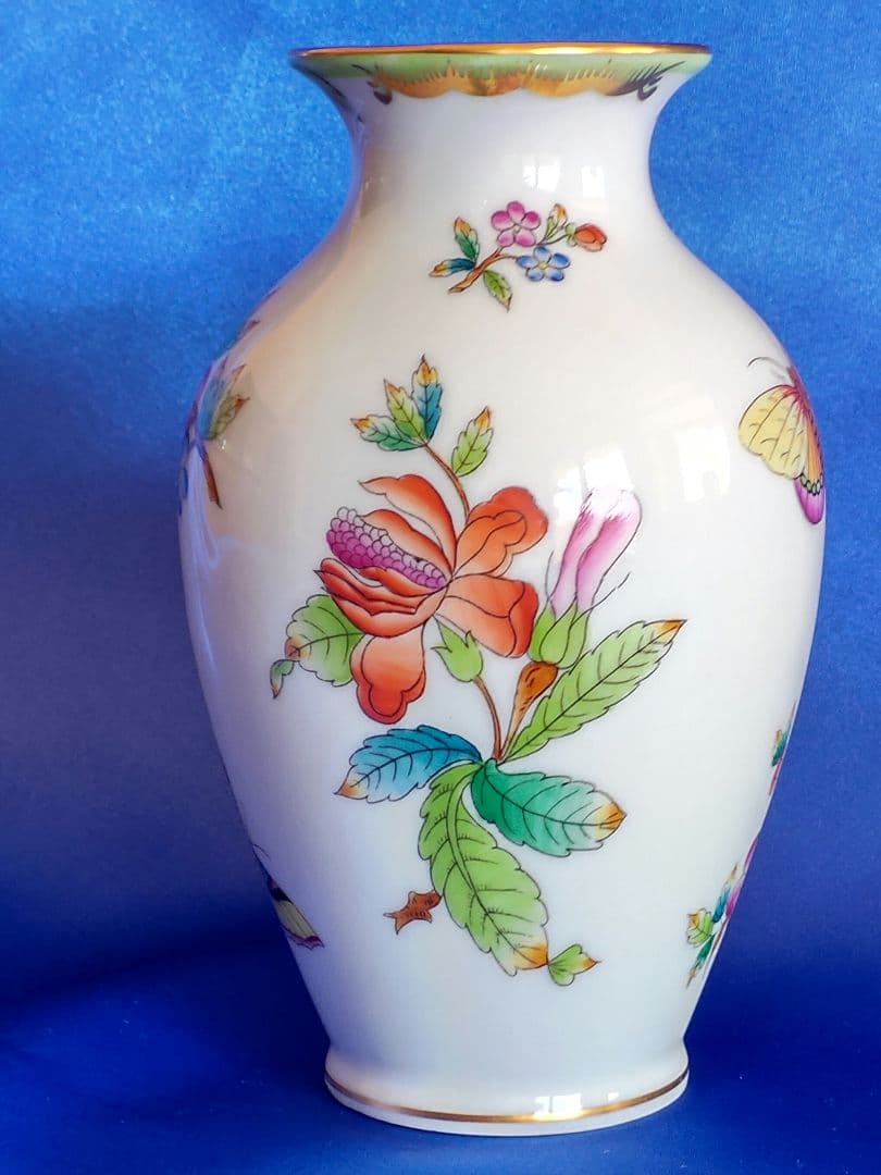 HEREND ヘレンド 【美品】白磁花瓶 花と蝶の装飾