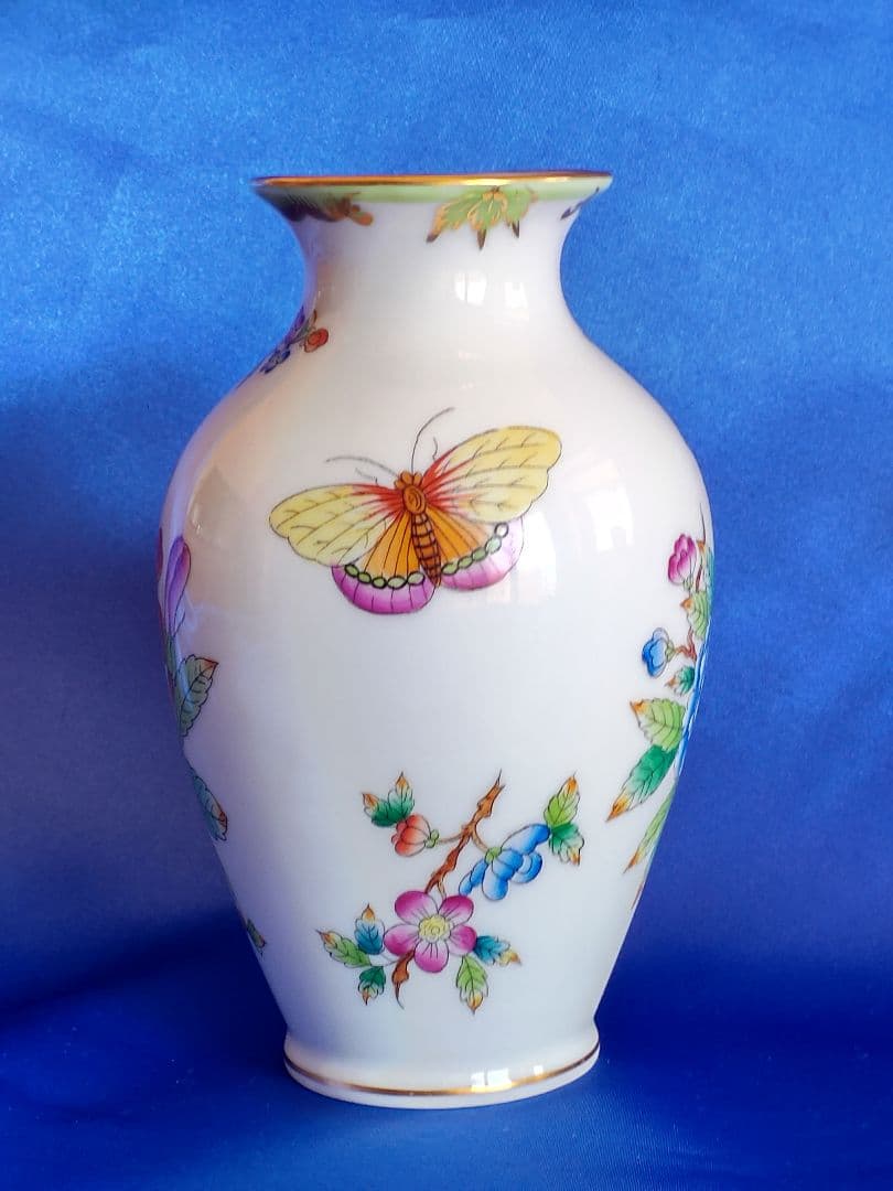HEREND ヘレンド 【美品】白磁花瓶 花と蝶の装飾