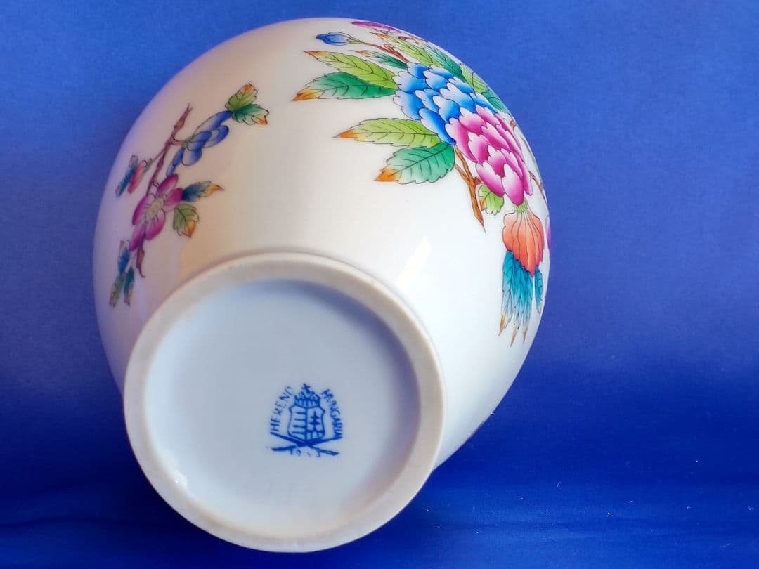 HEREND ヘレンド 【美品】白磁花瓶 花と蝶の装飾