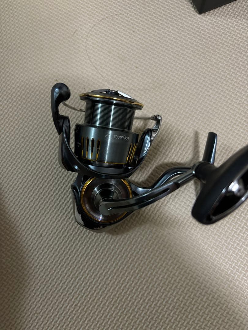 DAIWAairity pclt3000xh スピニングリール ブラックゴールド