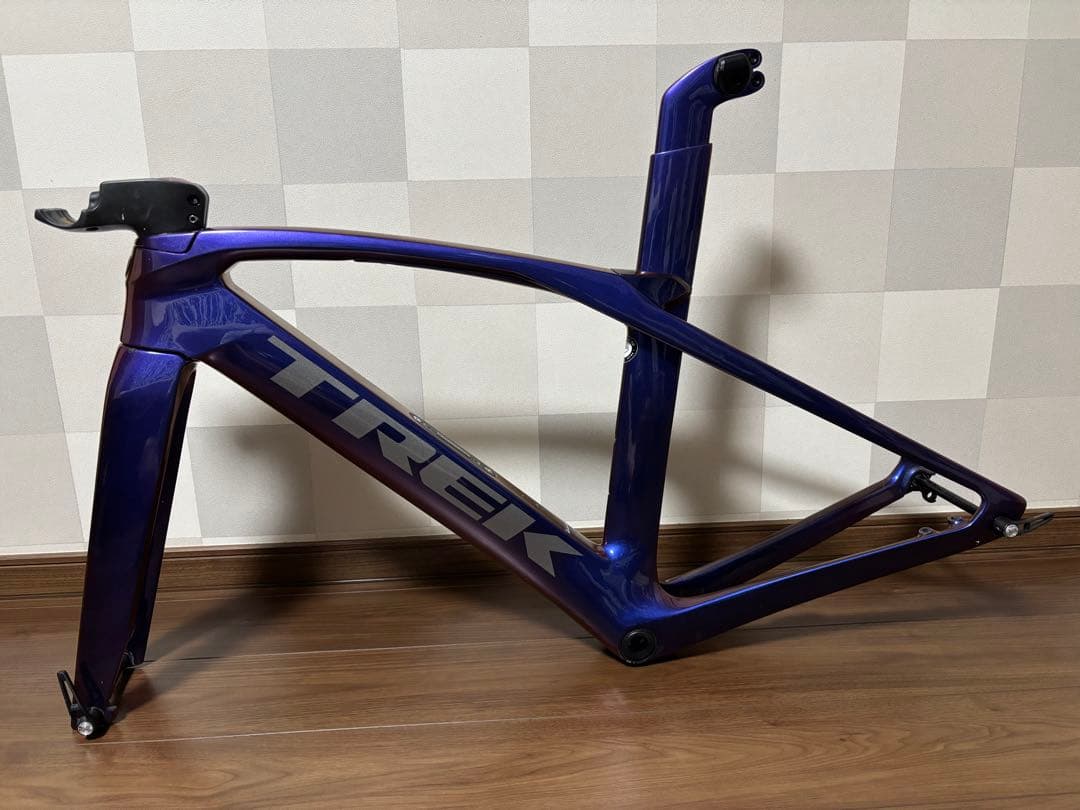 マドン MADONE SLR DISC専用ハンドル、ステム付き