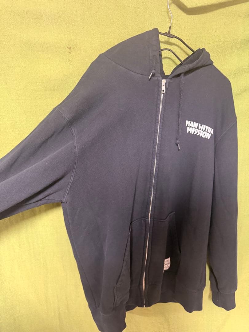 MAN WITH A MISSION 限定版フーディ