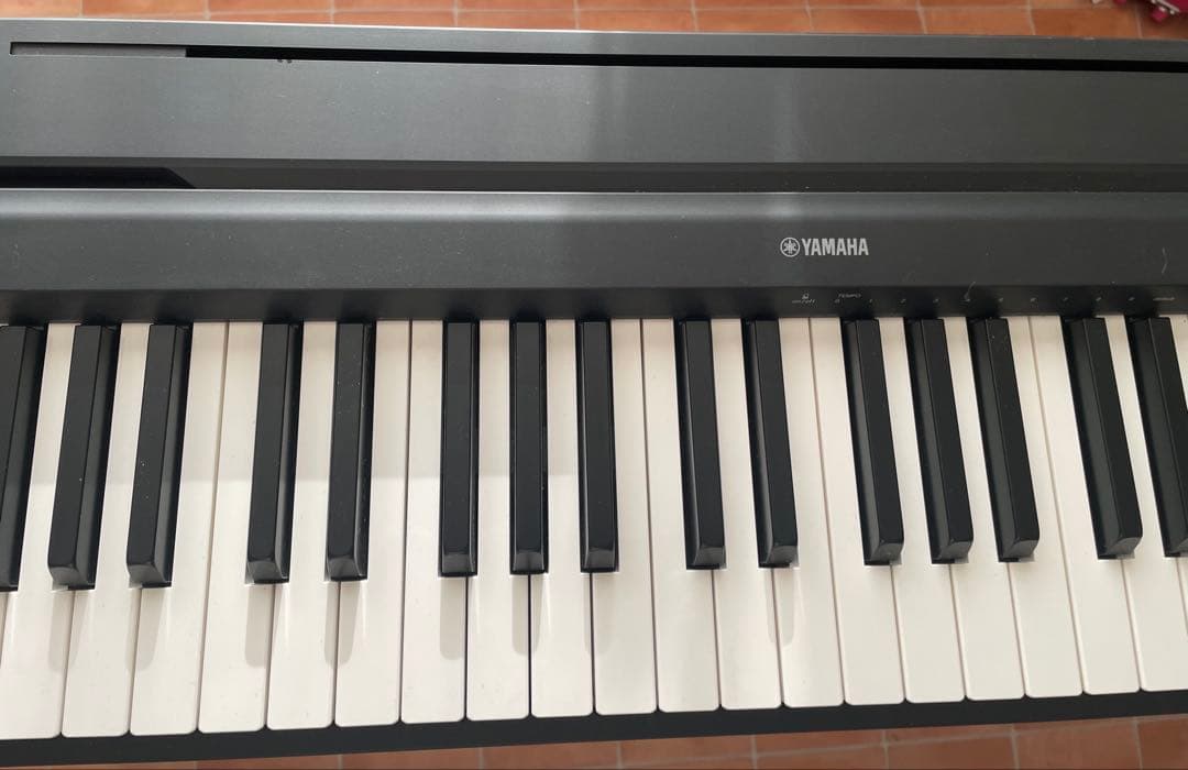 【美品】ヤマハ 電子ピアノ 88鍵盤 黒 P-45B スタンド付き