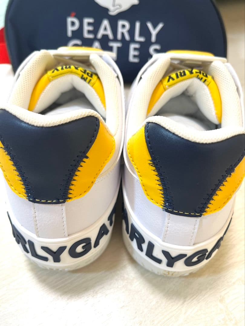 即発送対応●23-24.5cm展開●ゴルフシューズホワイト/ベージュ