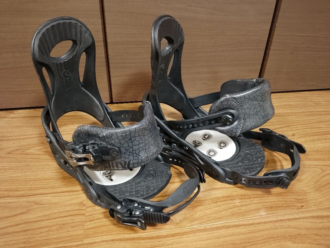 ★FLUX スノーボード ビンディング F.T.M versa ブラック S★