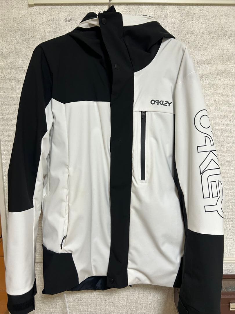 オークリー　スノーボードウェア　セット　※パンツはオークリーではありません。