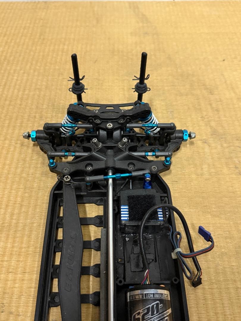 TAMIYA 旧車　シャーシ　当時物　ラジコン　車