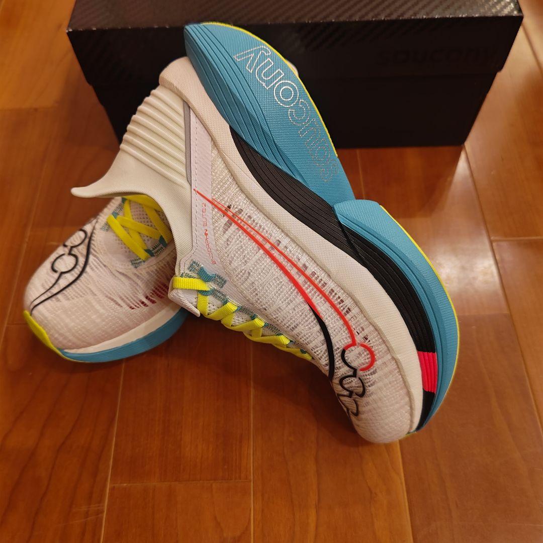 【27.0cm 新品】 サッカニー エンドルフィン エリート2 ランニング