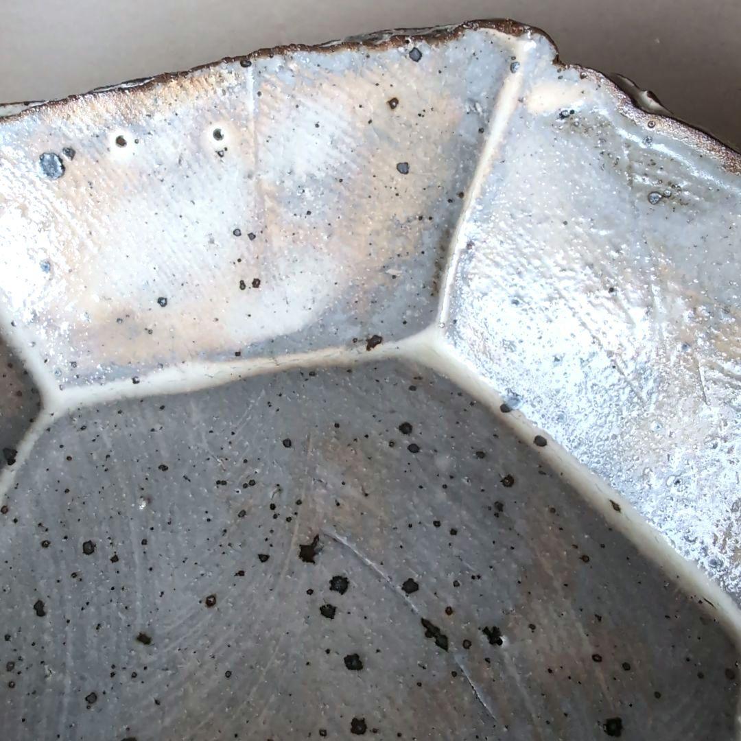 伊賀焼　蓮 善隆作　粉引手　六角皿二枚　共箱あり