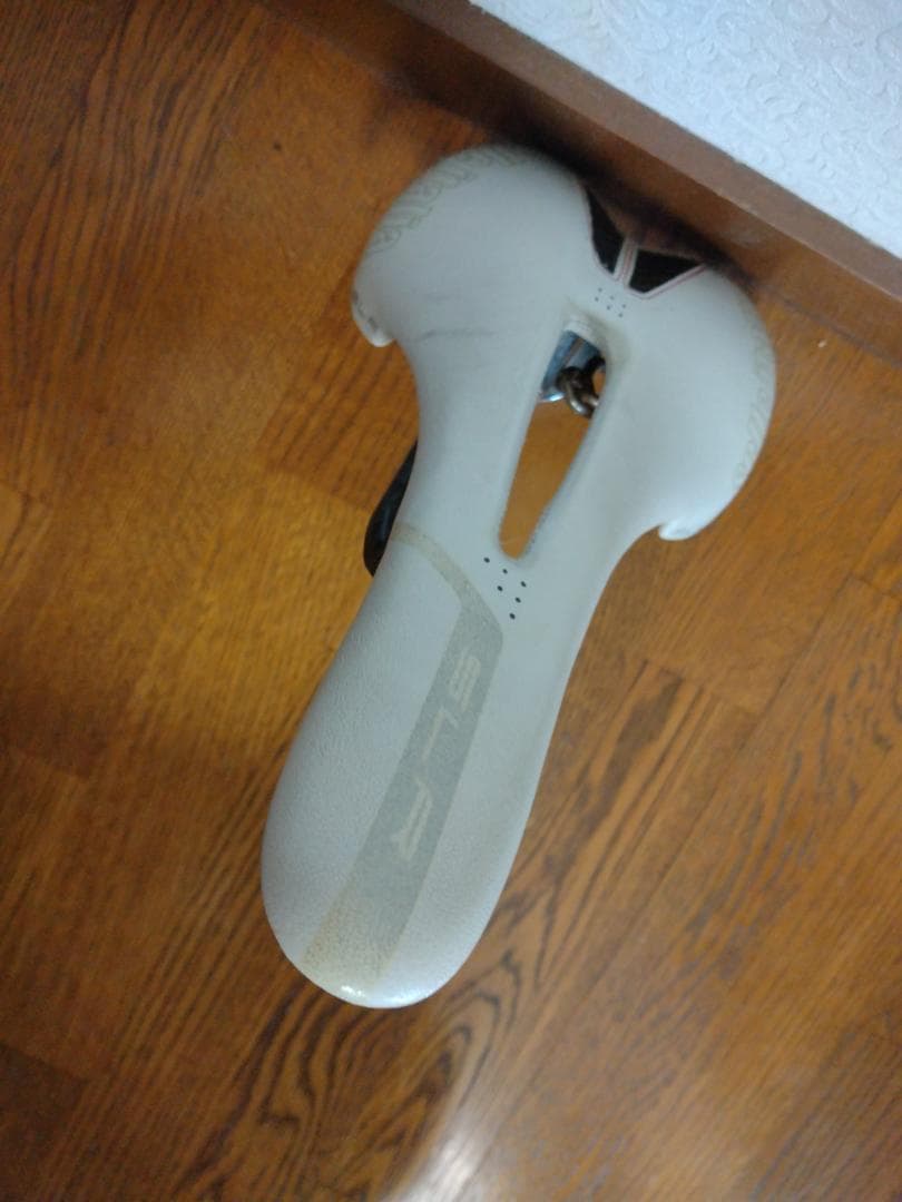 Selle Italia SLR CARBONIO ホワイト