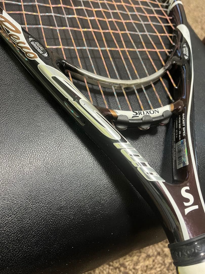 Srixon Revo CS 10.0 テニスラケット グリップ2
