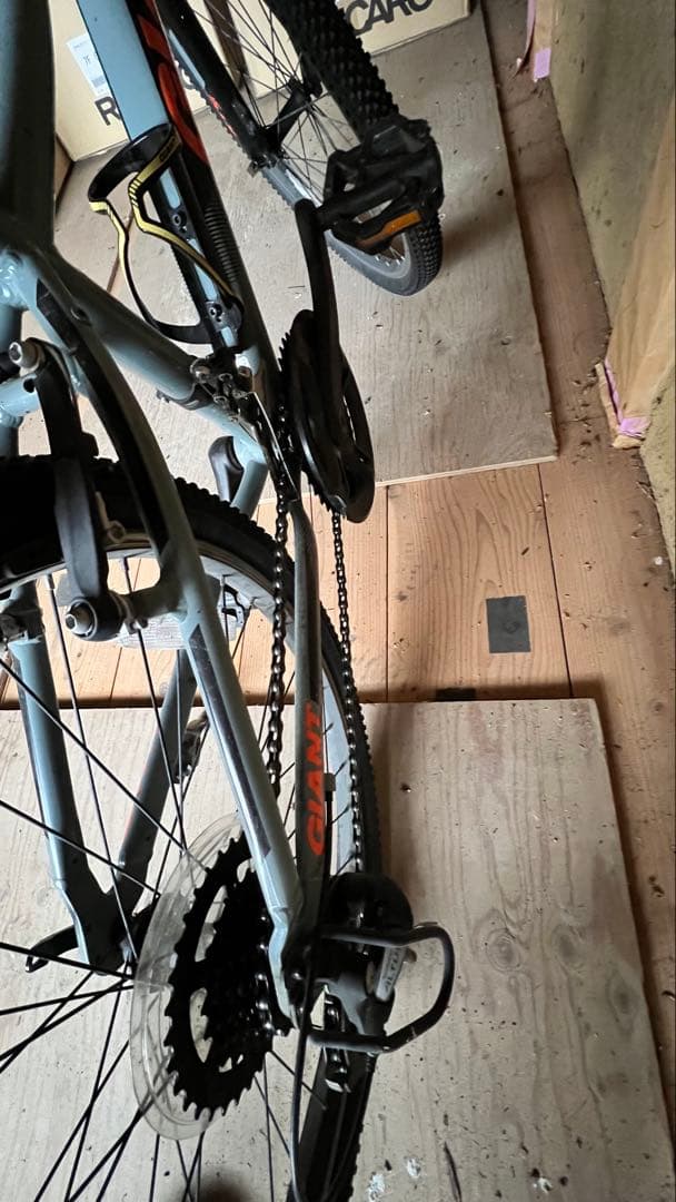 GIANT ジュニアスポーツバイク 24インチ グレー