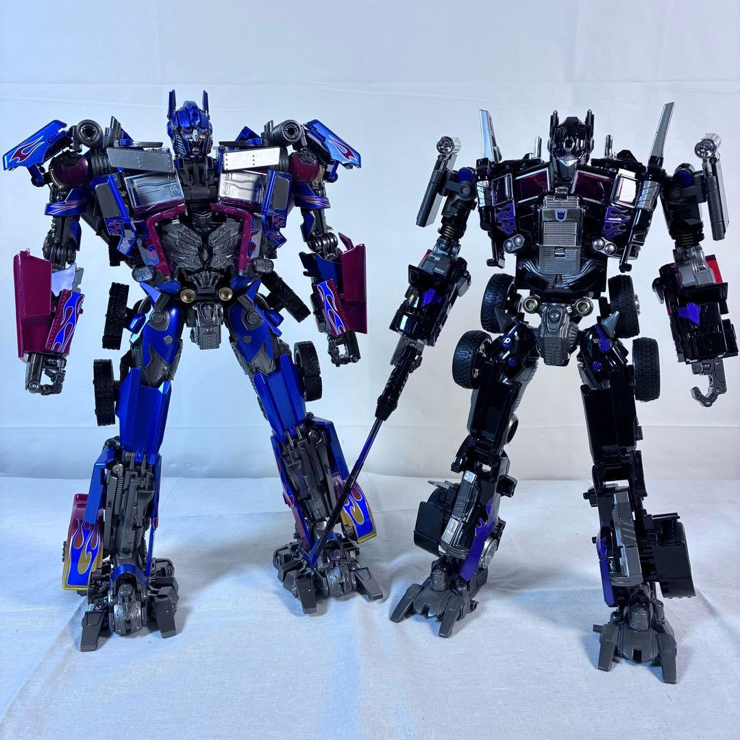 オプティマスプライム似、ネメシスプライム似の大型フィギュア