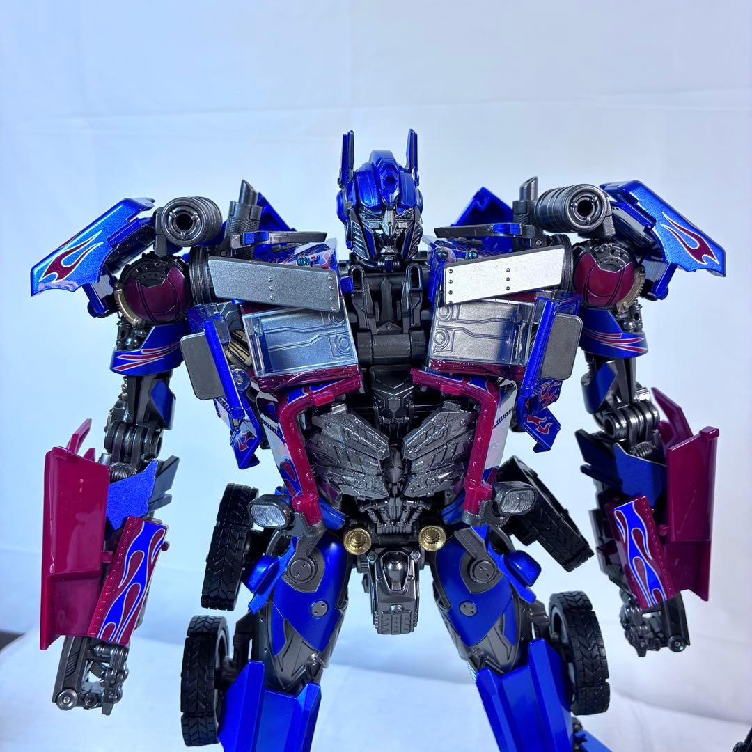 オプティマスプライム似、ネメシスプライム似の大型フィギュア