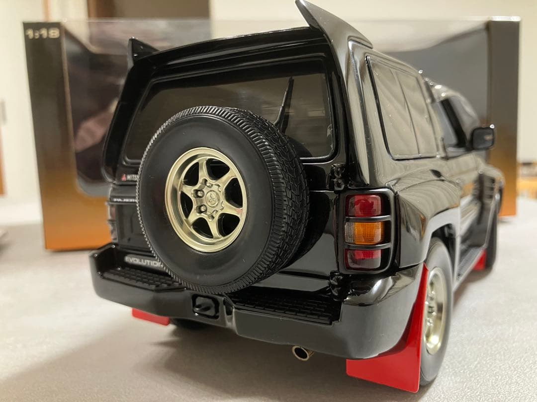 オートアート　1/18 MITSUBISHI パジェロ エヴォリューション