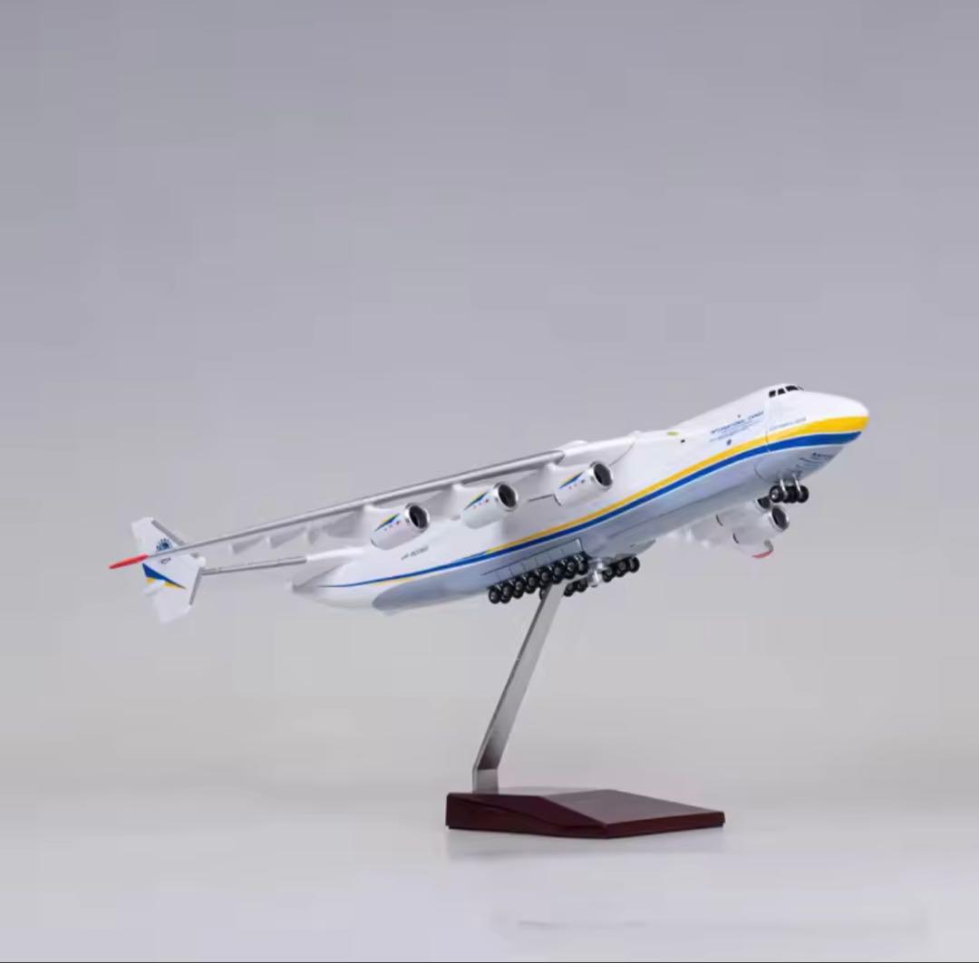 1/200スケールANTONOV AIRLINES AN-225モデル
