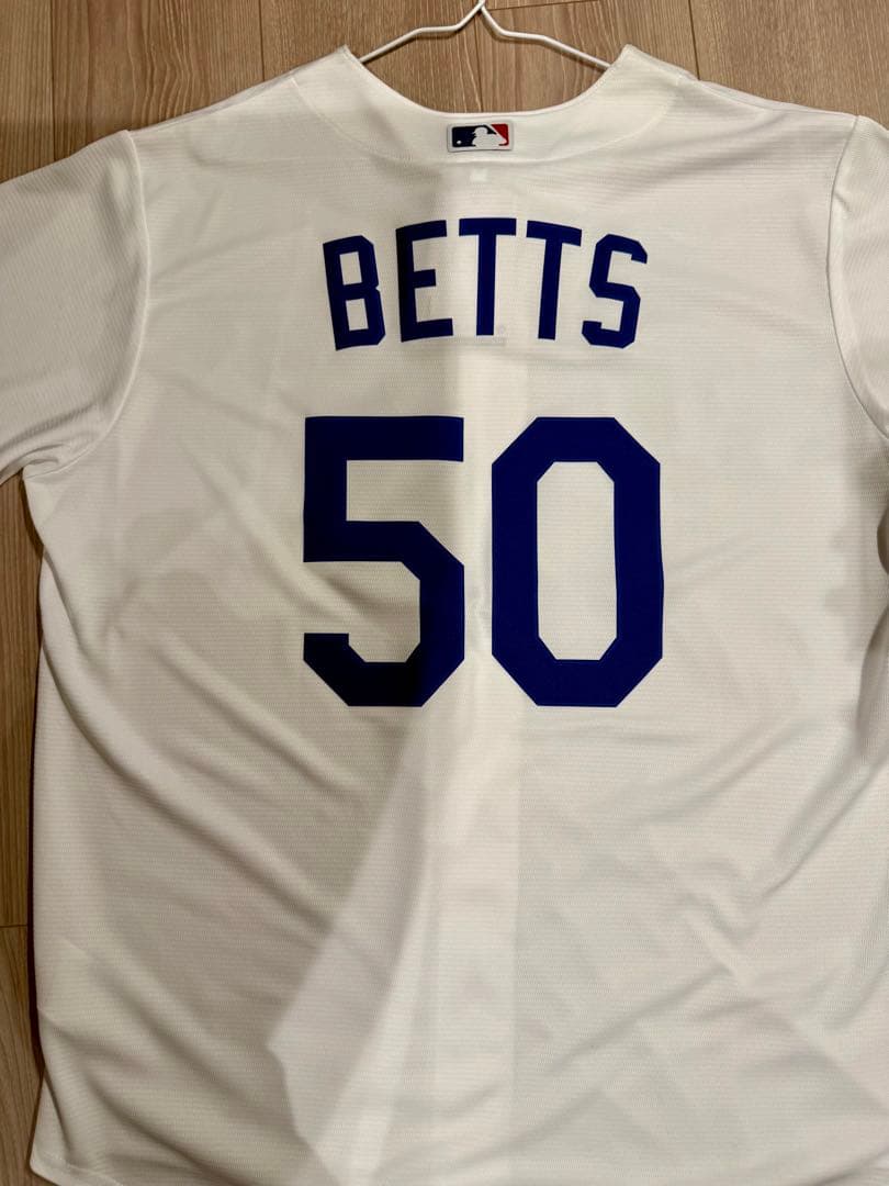 ロサンゼルスドジャース　ムーキーベッツ　ユニフォーム
