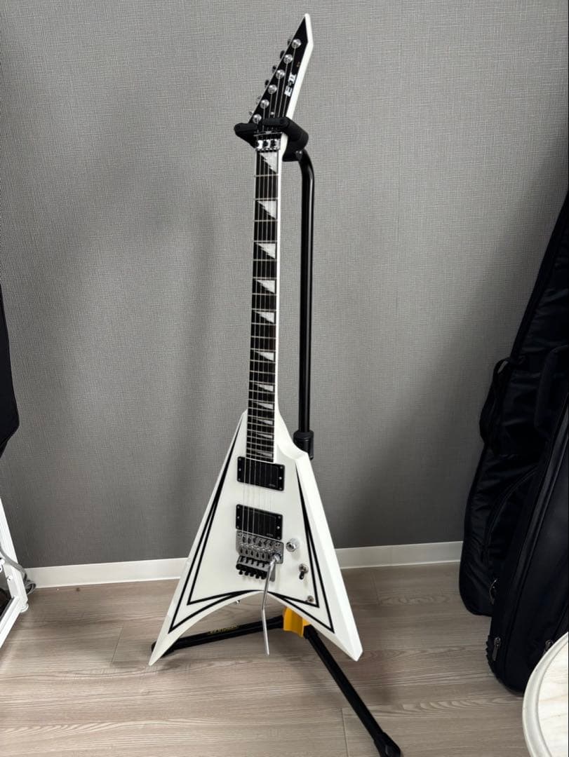 E-II SV ホワイト フライングv