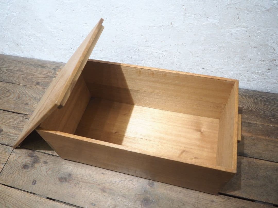 1238 ヴィンテージ　蓋付の古い木箱　ケース　ボックス　トランク　レトロ　収納