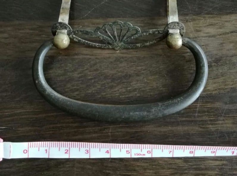 和箪笥桐だんすの取っ手　飾り金具　金属工芸　和骨董　アンティーク