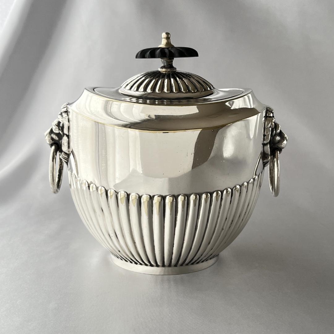 【英国】ライオンマスク ティーキャディ / ビスケットケース【シルバープレート】