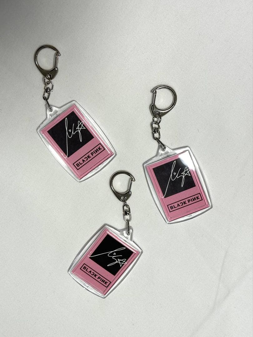 BLACKPINK LISA サイン入りキーホルダー 3個セット
