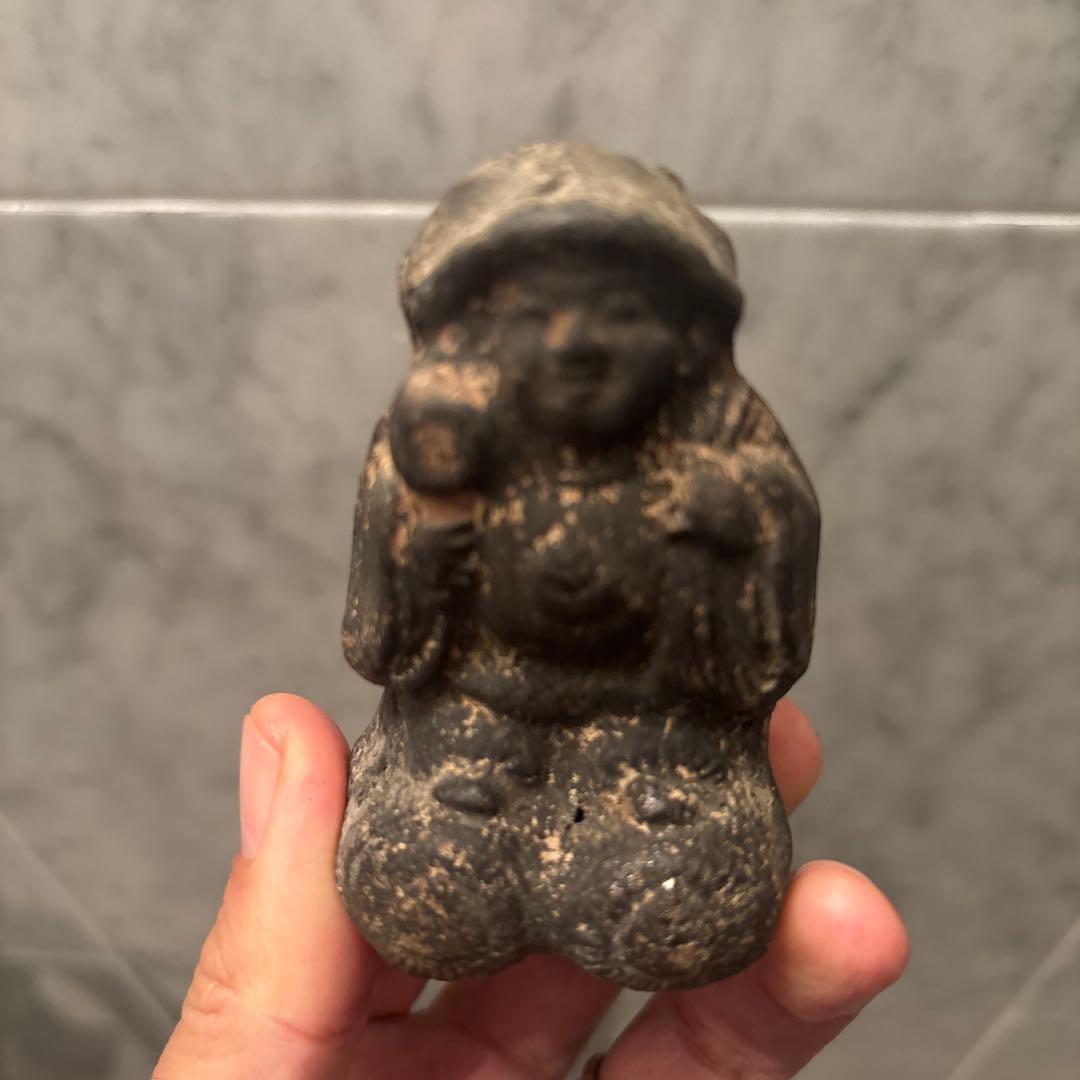 アンティーク江戸時代平和的なお顔で雰囲気のある大黒様の陶器オブジェ