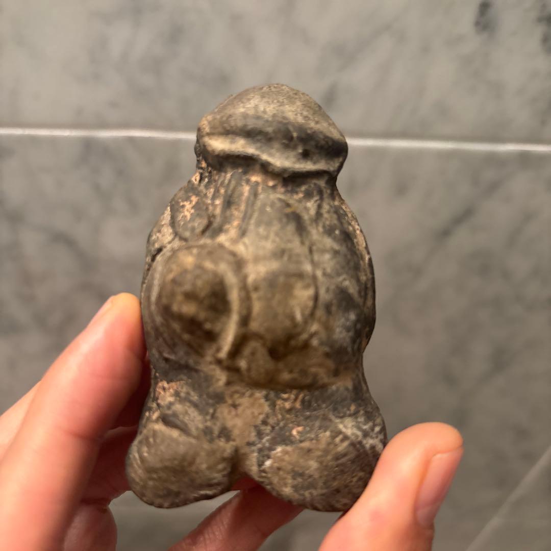 アンティーク江戸時代平和的なお顔で雰囲気のある大黒様の陶器オブジェ