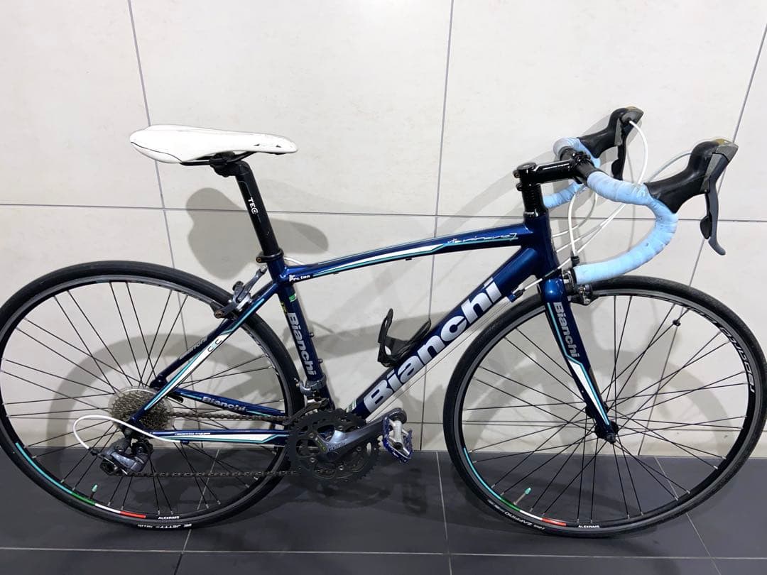 Bianchi Via nirone 7ロードバイク ビアンキ　ビアニローネ
