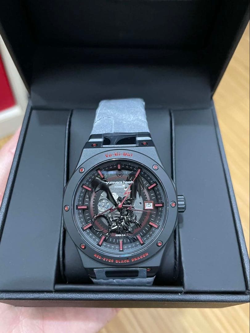 真紅眼の黒竜（レッドアイズ・ブラックドラゴン）機械式腕時計