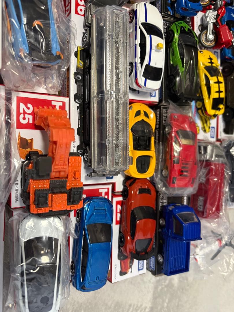 トミカ　42台　まとめ売り