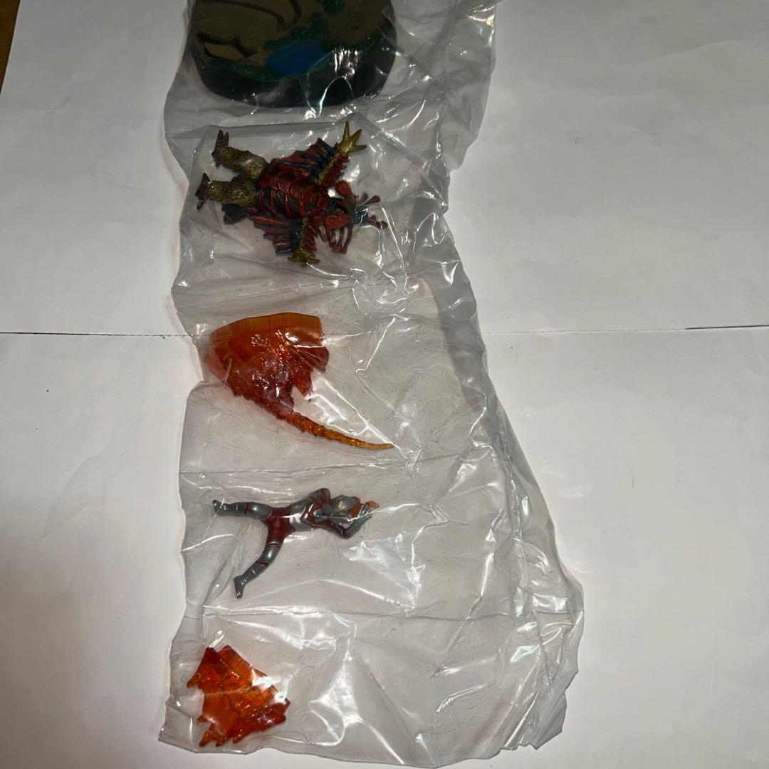 ウルトラ怪獣戯画　ゾフィー対バードン