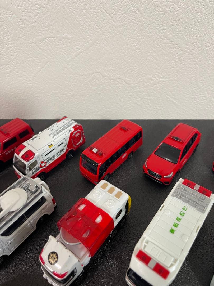 トミカ TOMICA 緊急車両 32台セット おもちゃ ミニカー