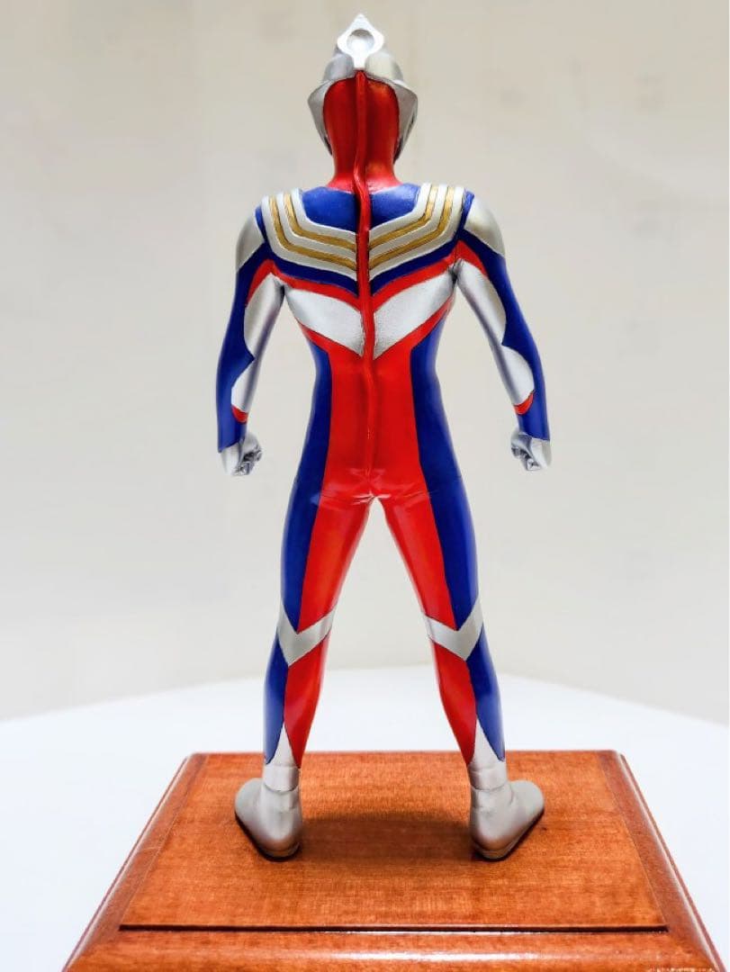 ワンフェス限定ウルトラマンティガレジン22cmプロ完成品シャーロックリペイント付