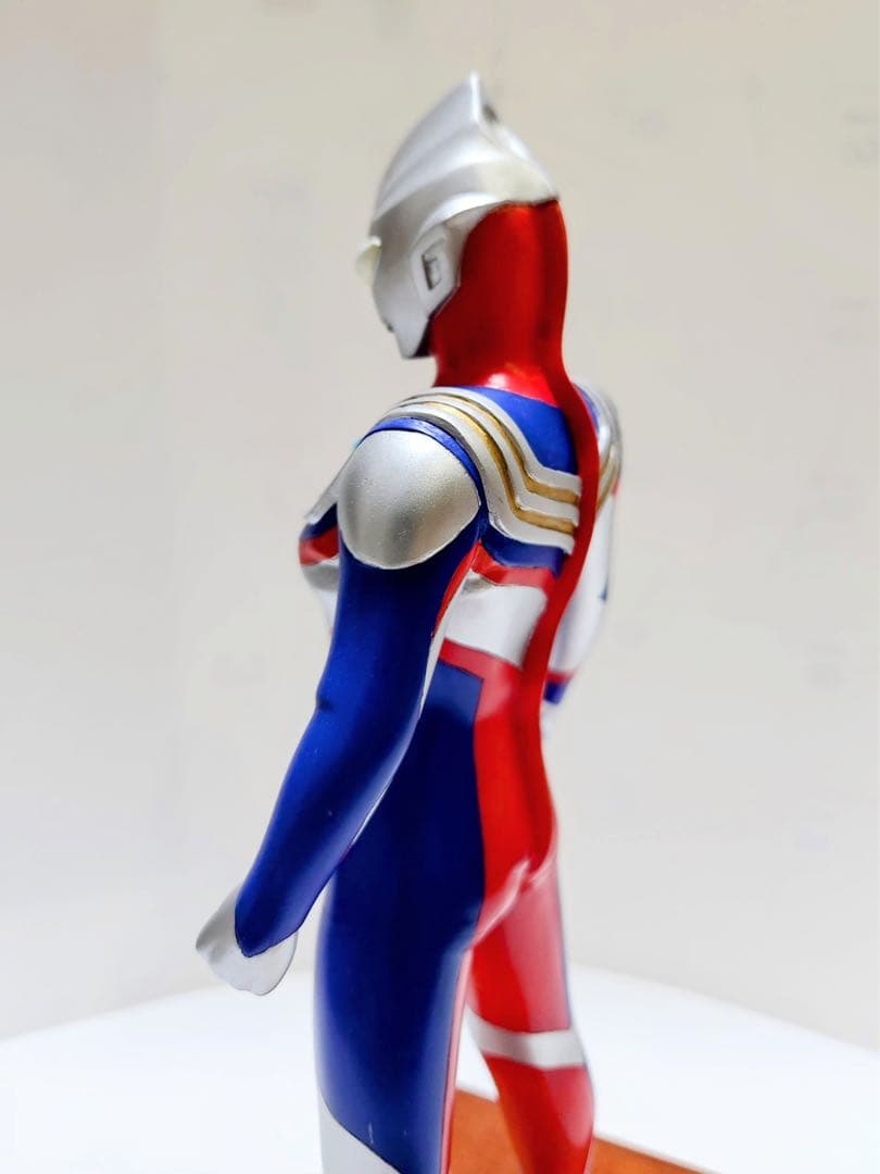 ワンフェス限定ウルトラマンティガレジン22cmプロ完成品シャーロックリペイント付
