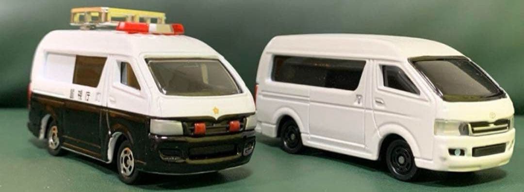 トミカ トイズドリームプロジェクト トヨタ ハイエース 2台セット