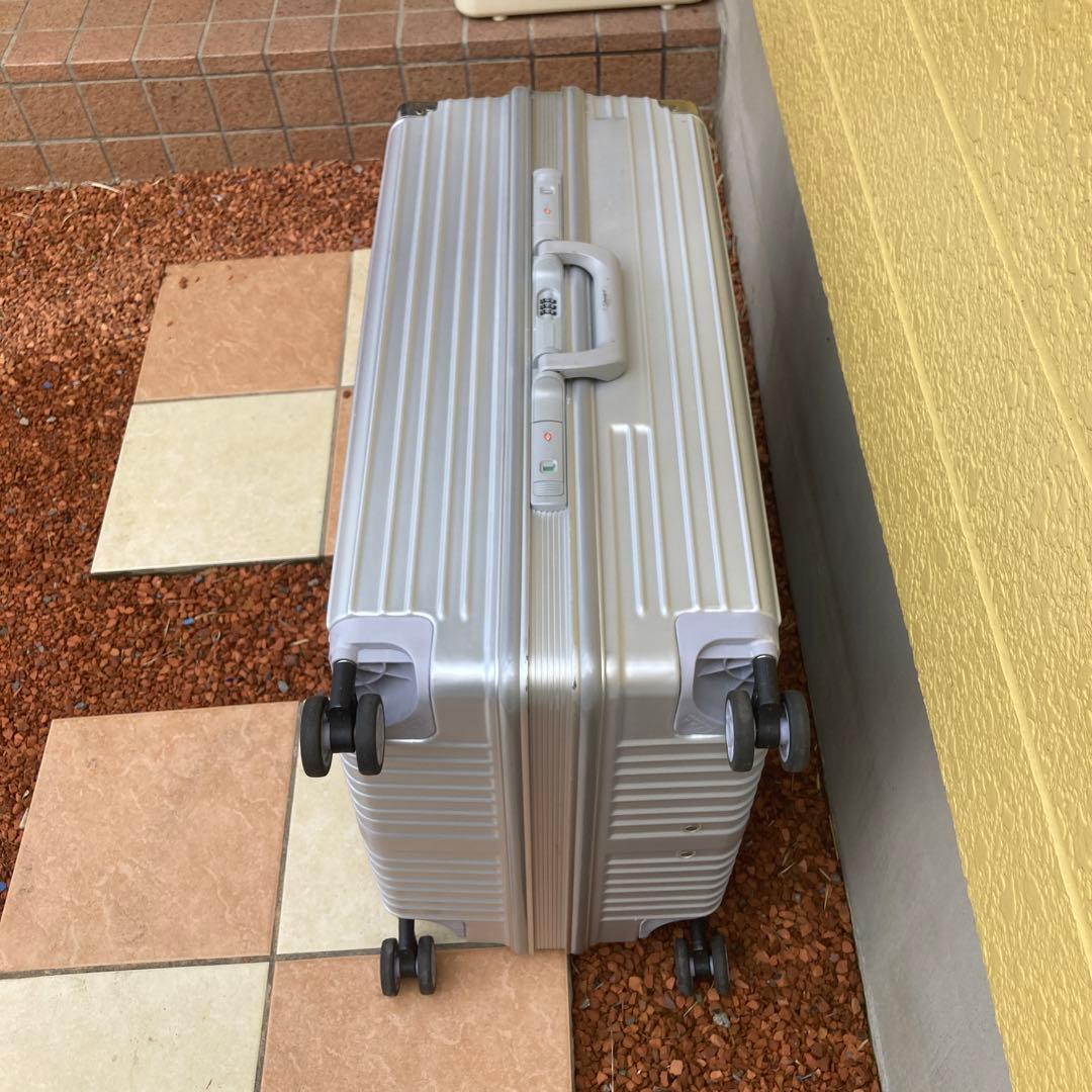 14800→9880 リモア風のビッグサイズのキャリーバッグ