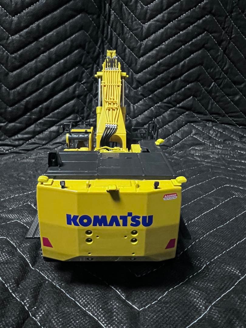 KOMATSU コマツミニチュア　pc900LC-11 1/50スケール