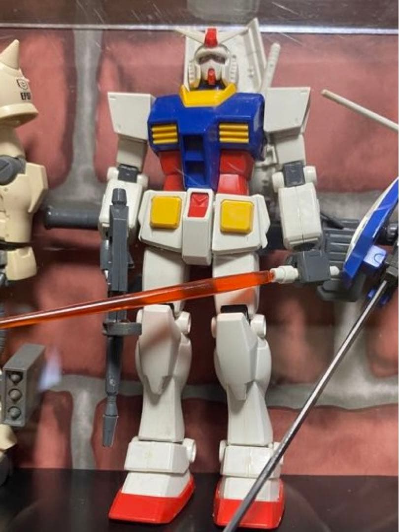 ガンプラ(HG)6体　素人の素組み　自作ケース付き