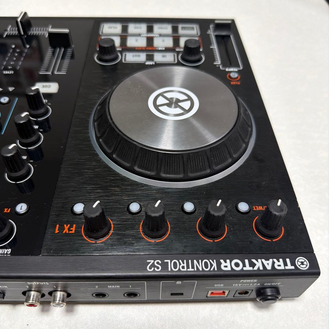 TRAKTOR S2 MK2 DJコントローラー