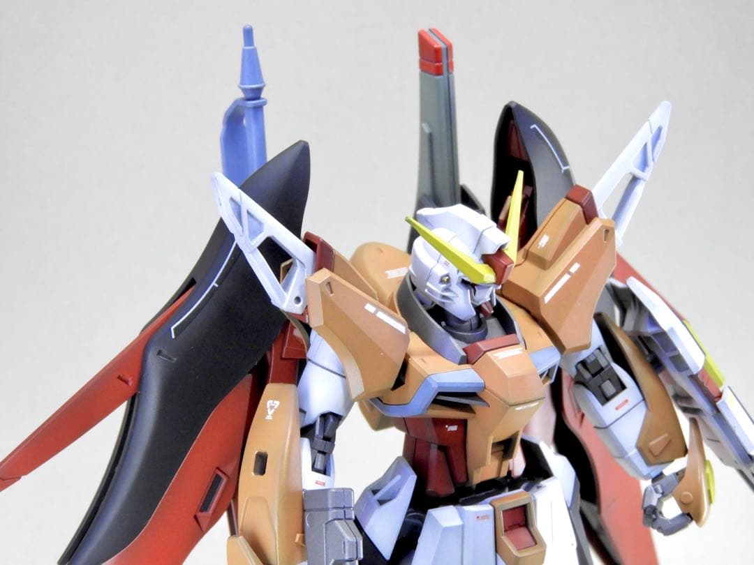 HG デスティニーガンダム (ハイネ専用機) 全塗装 / ガンプラ 完成品