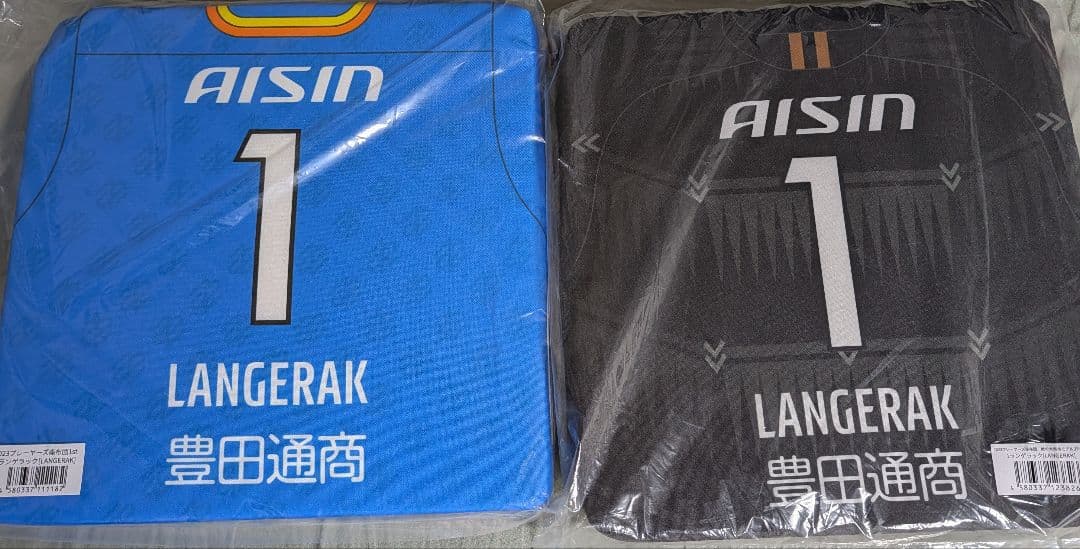 グランパス　ランゲラック座布団　2種　&　サイン色紙