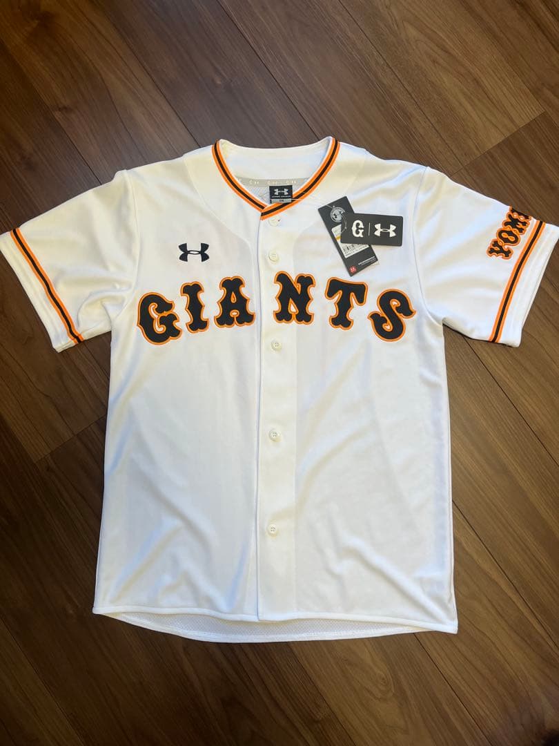 ^^ 読売ジャイアンツ ユニフォーム 坂本隼人　アンダーアーマー　未使用