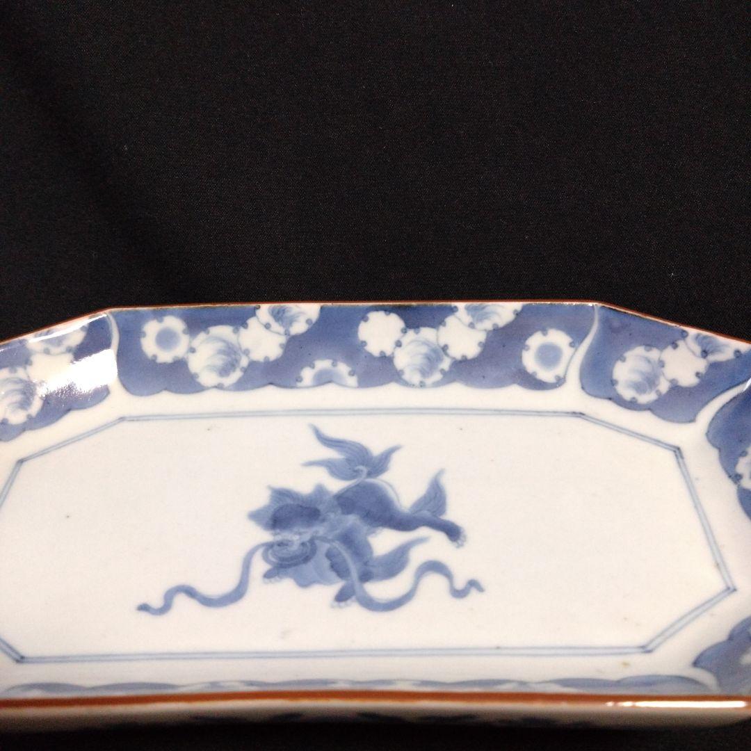 藍柿右衛門唐獅子雪輪文隅切長皿
