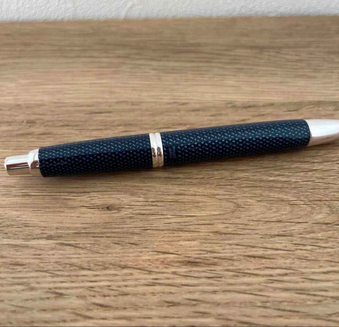 pilot 万年筆 ノック式　キャップレス　ブルー