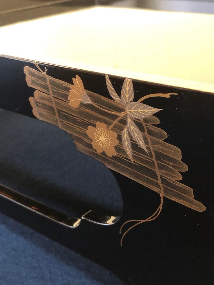 《レ》雲錦蒔絵 真塗内朱 五段重 替蓋 重台付 木製漆器 木箱 251117え2