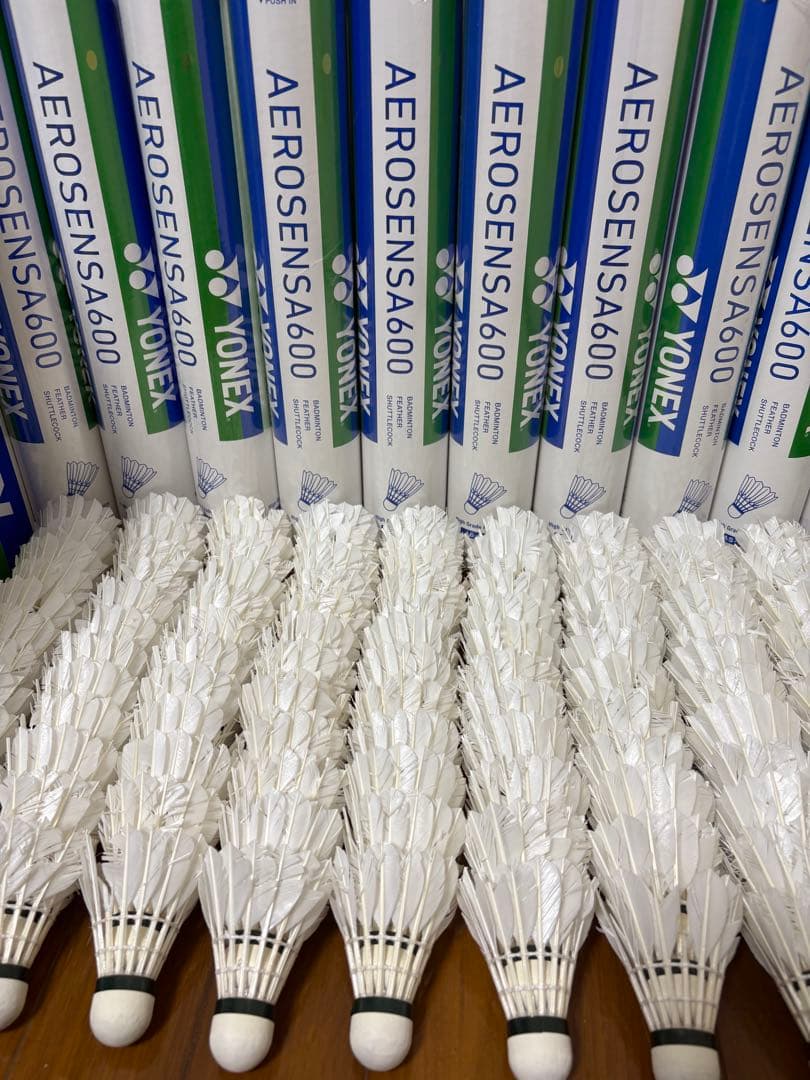 バドミントンヨネックス中古シャトルエアロセンサー600