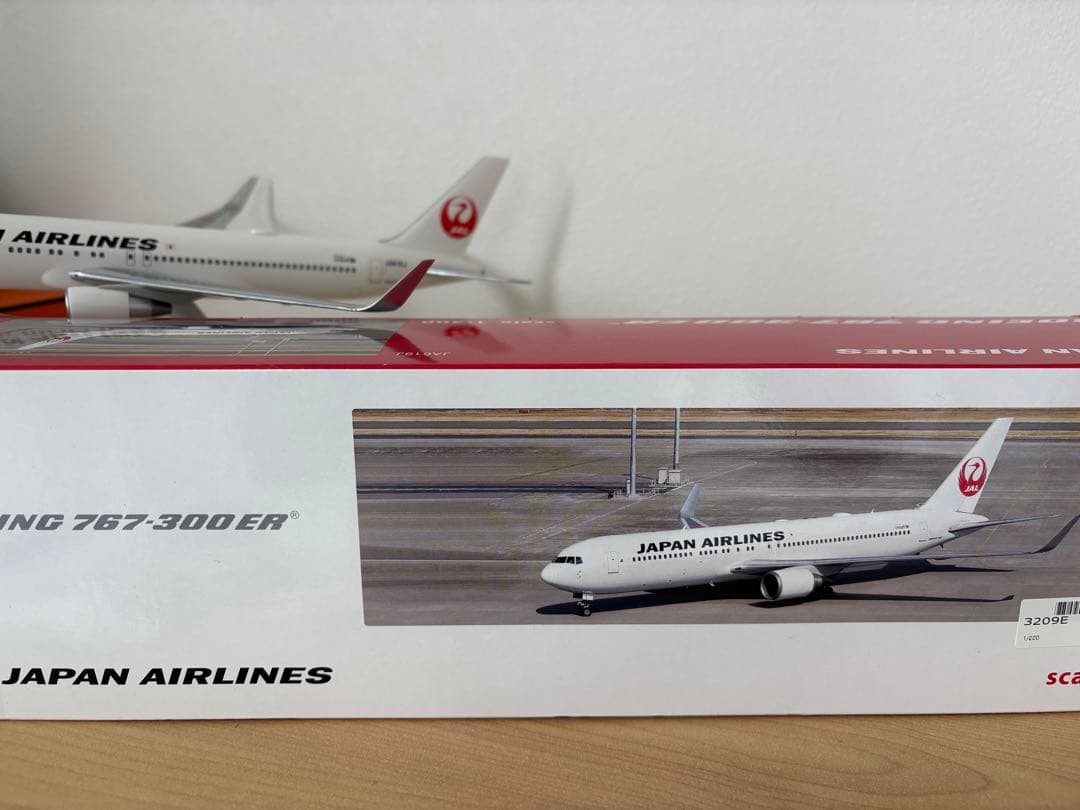 航空機・ヘリコプター JAL B767-300ER JA619J 1/200