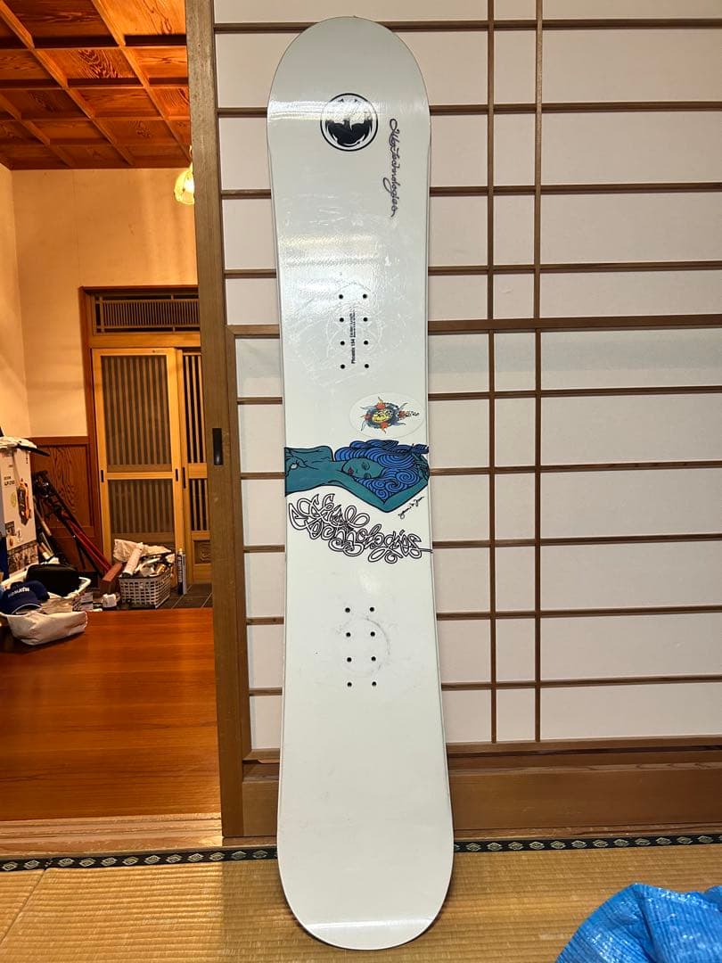 154センチホワイト スノーボード 波と魚デザイン